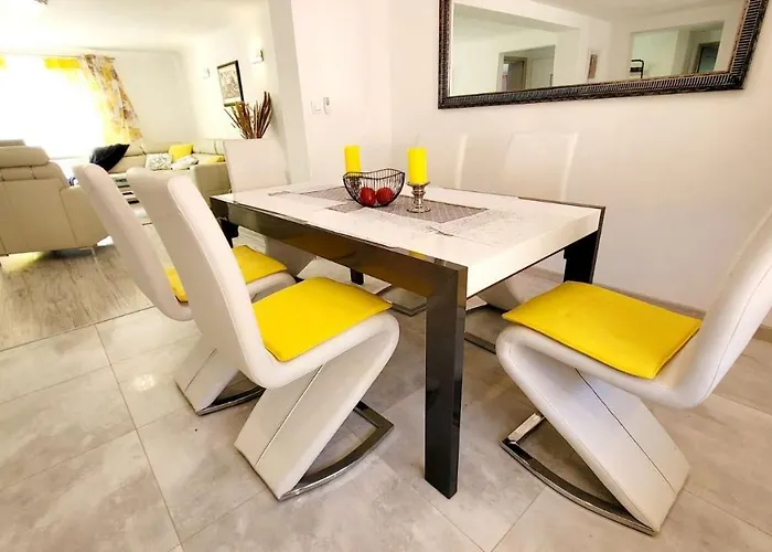 Carpe Diem Lakeside Suite Apartments